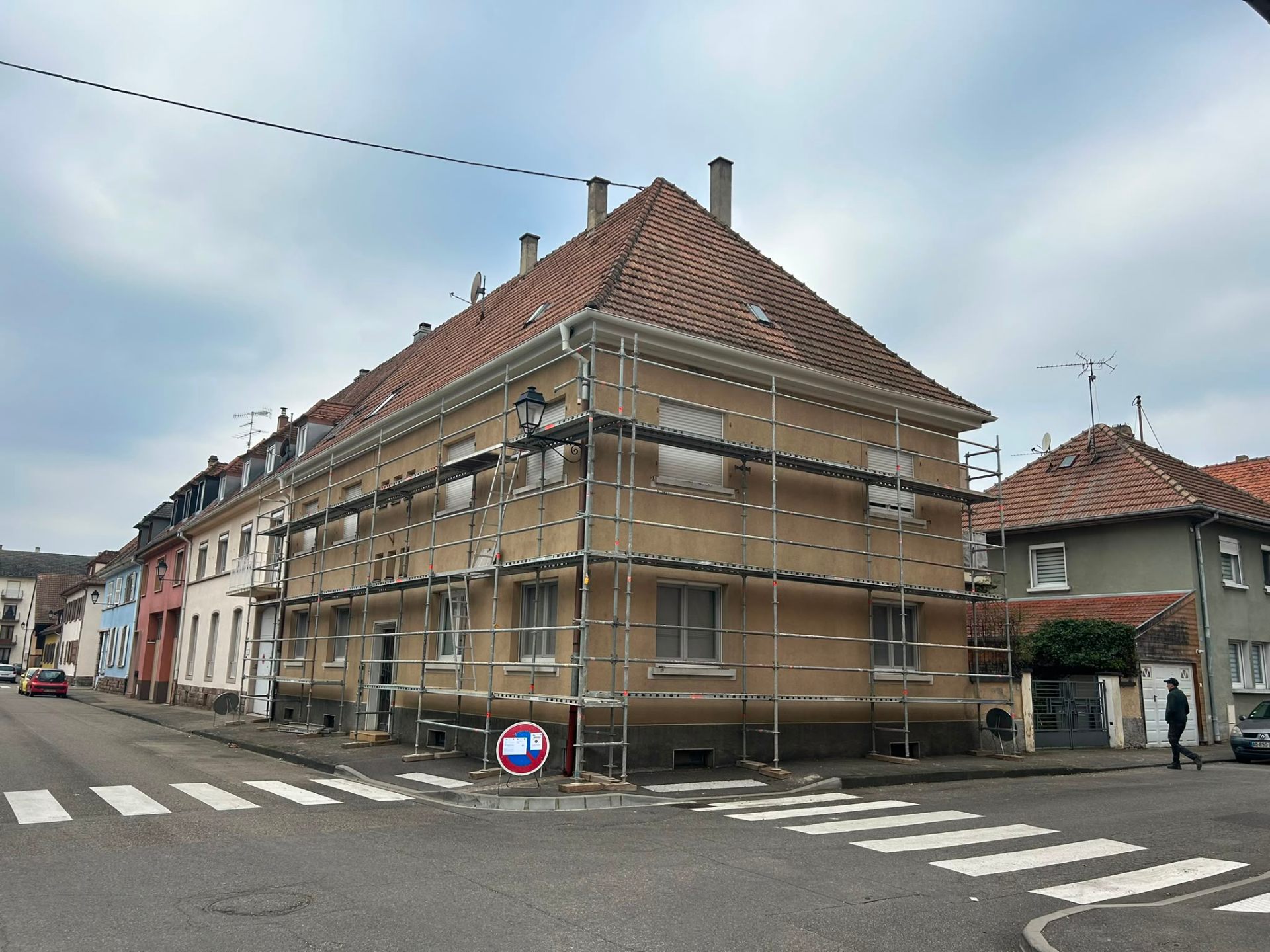 Immeuble avant ravalement de façade — chantier FD Rénov façade à Alsace (Alsace, Haut-Rhin)
